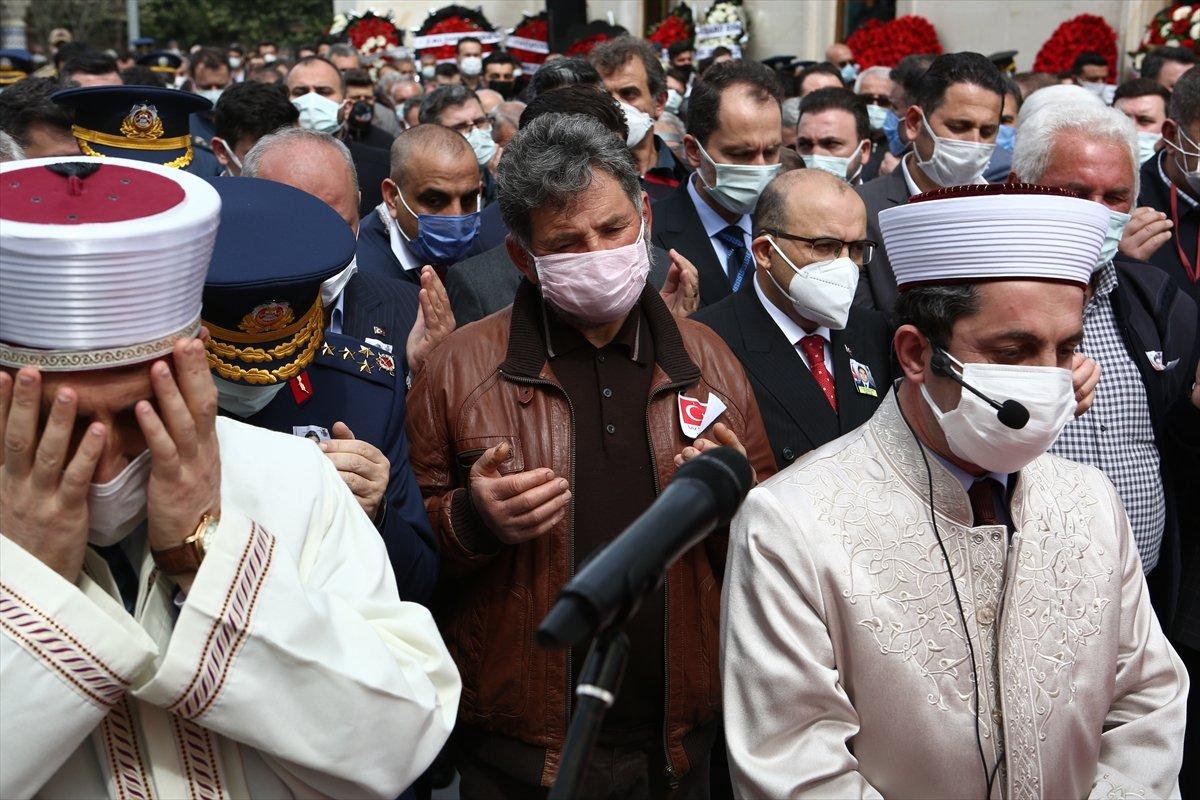 Şehit pilot Burak Gençcelep’in cenazesi Trabzon'a getirildi