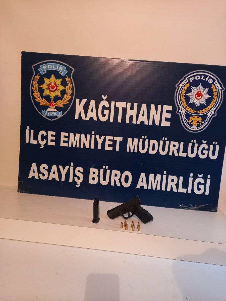 Kağıthane'de açılan rastgele ateş, bir evi talan etti