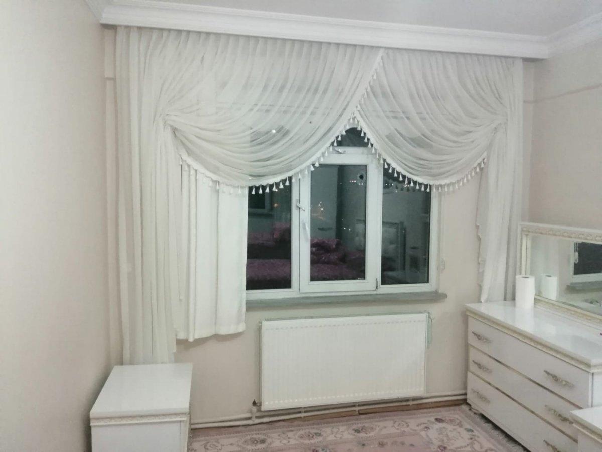 Kağıthane'de açılan rastgele ateş, bir evi talan etti