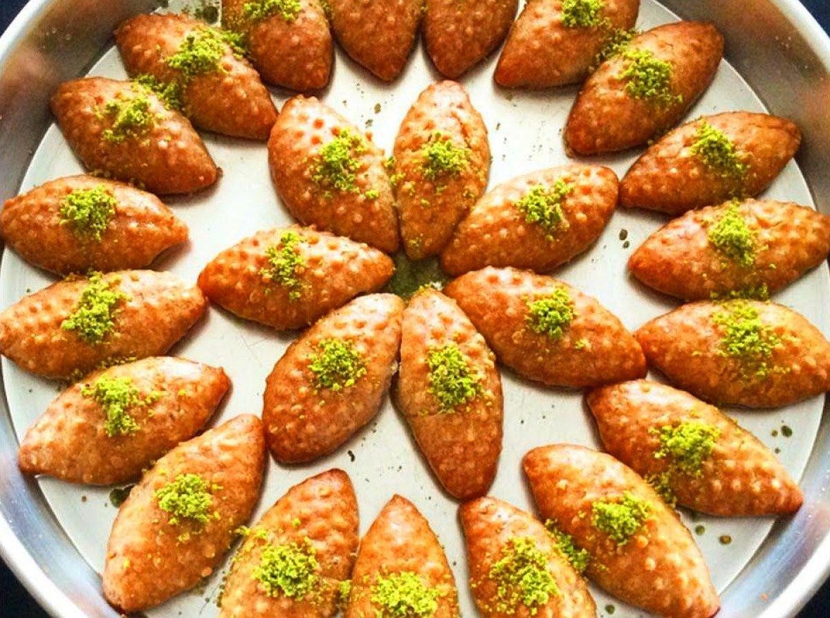 Bir Osmanlı Lezzeti: Kalburabastı nasıl yapılır? Kalburabastı tatlısı malzemeleri ve tarifi..