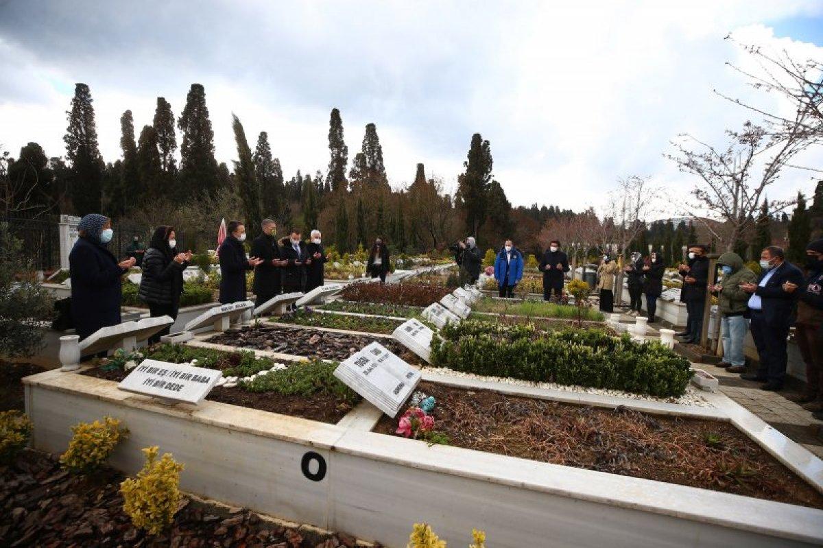 Can Bartu, kabri başında anıldı