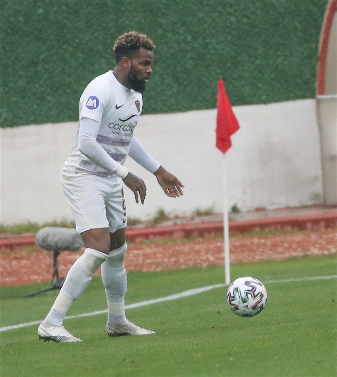 Aaron Boupendza'nın formsuzluğu