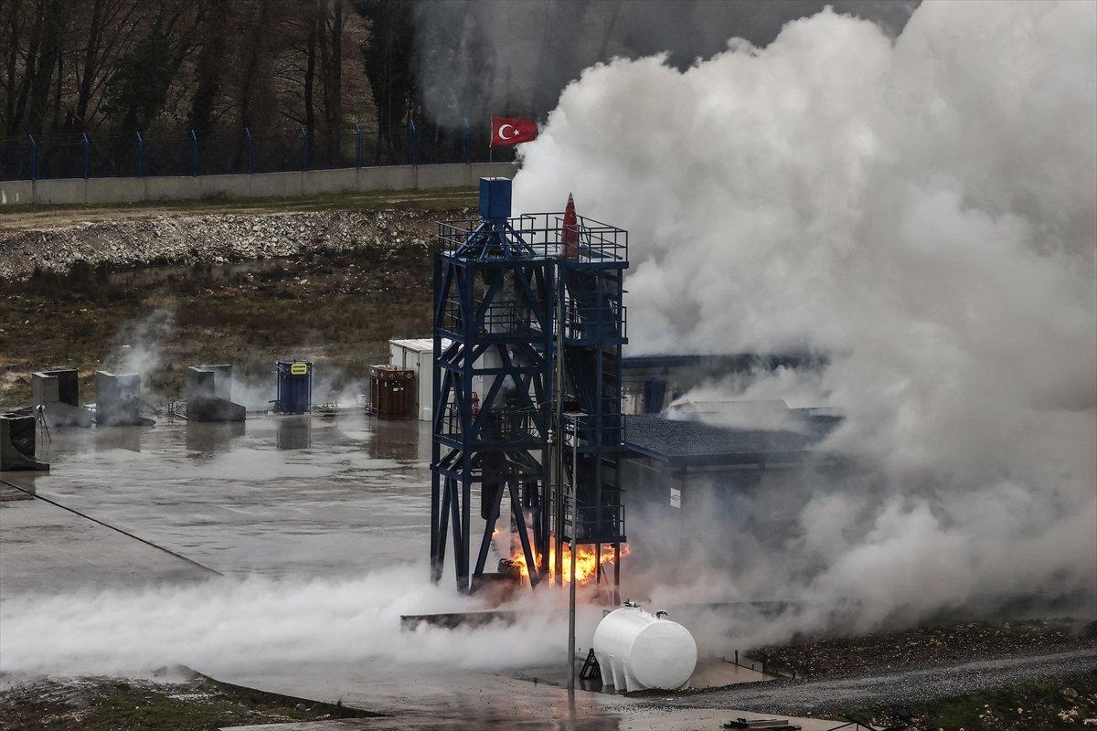 Ay'a gönderilecek hibrit roket motoru testten başarıyla geçti
