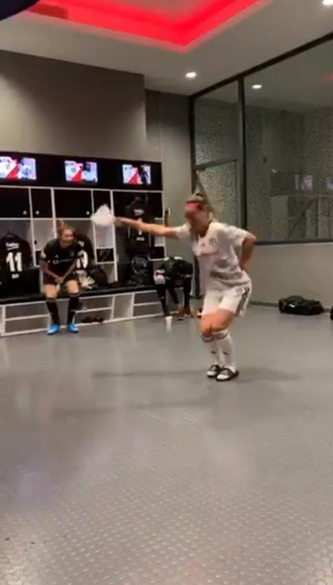 Beşiktaş'ın Kadın Futbol Takımı oyuncusu Karabulut'tan halay videosu