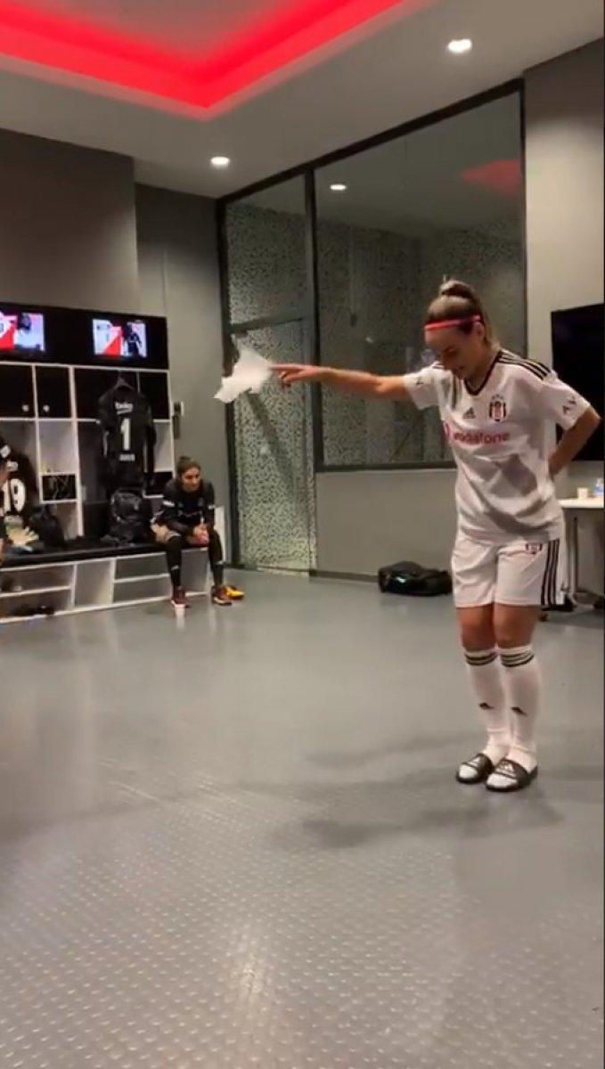 Beşiktaş'ın Kadın Futbol Takımı oyuncusu Karabulut'tan halay videosu