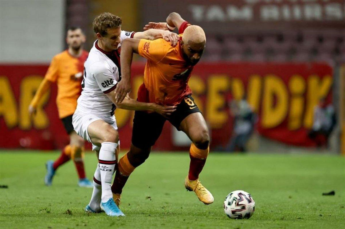 Güntekin Onay: Feghouli ve Falcao neden yok