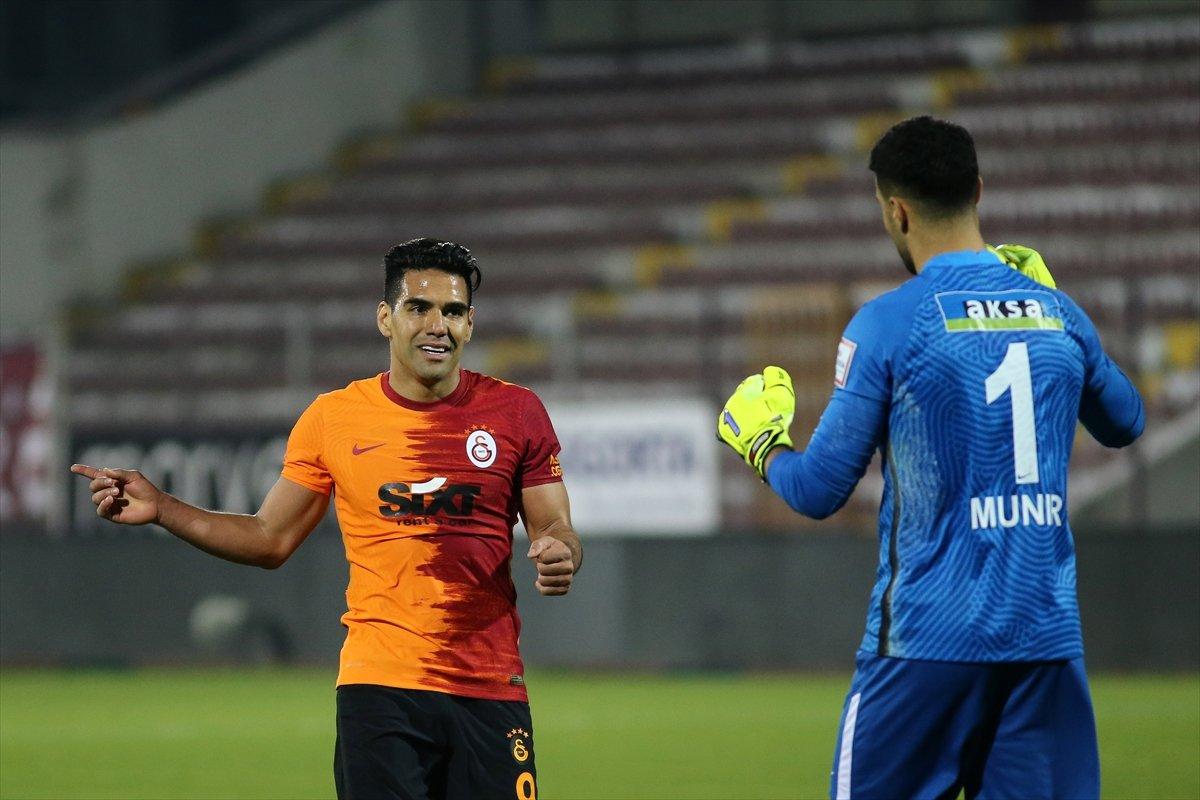 Kerem Aktürkoğlu ve Falcao hastaneye kaldırıldı