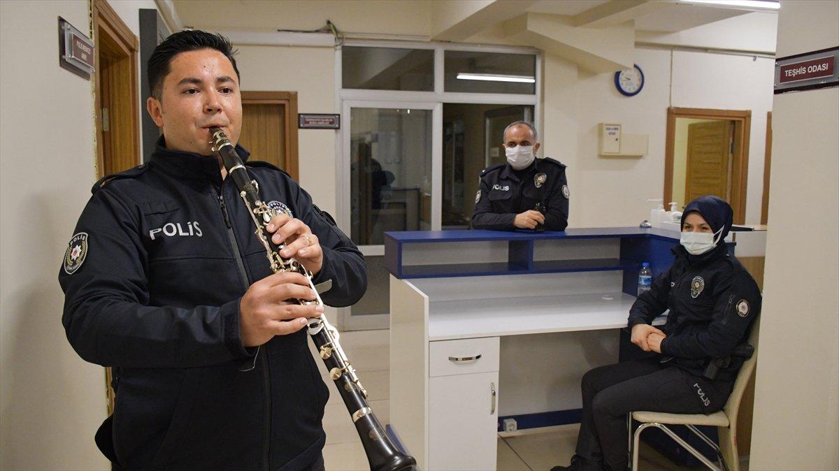 Sivas'ta polis memuru, klarnetiyle gönüllere dokunuyor