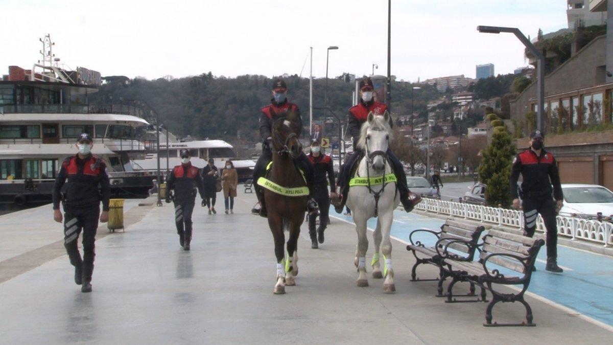 Bebek'te atlı polislerin koronavirüs denetimi