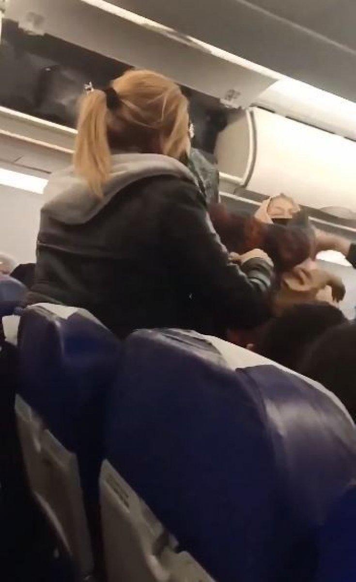 Tunus’tan İstanbul’a giden uçakta kavga çıktı