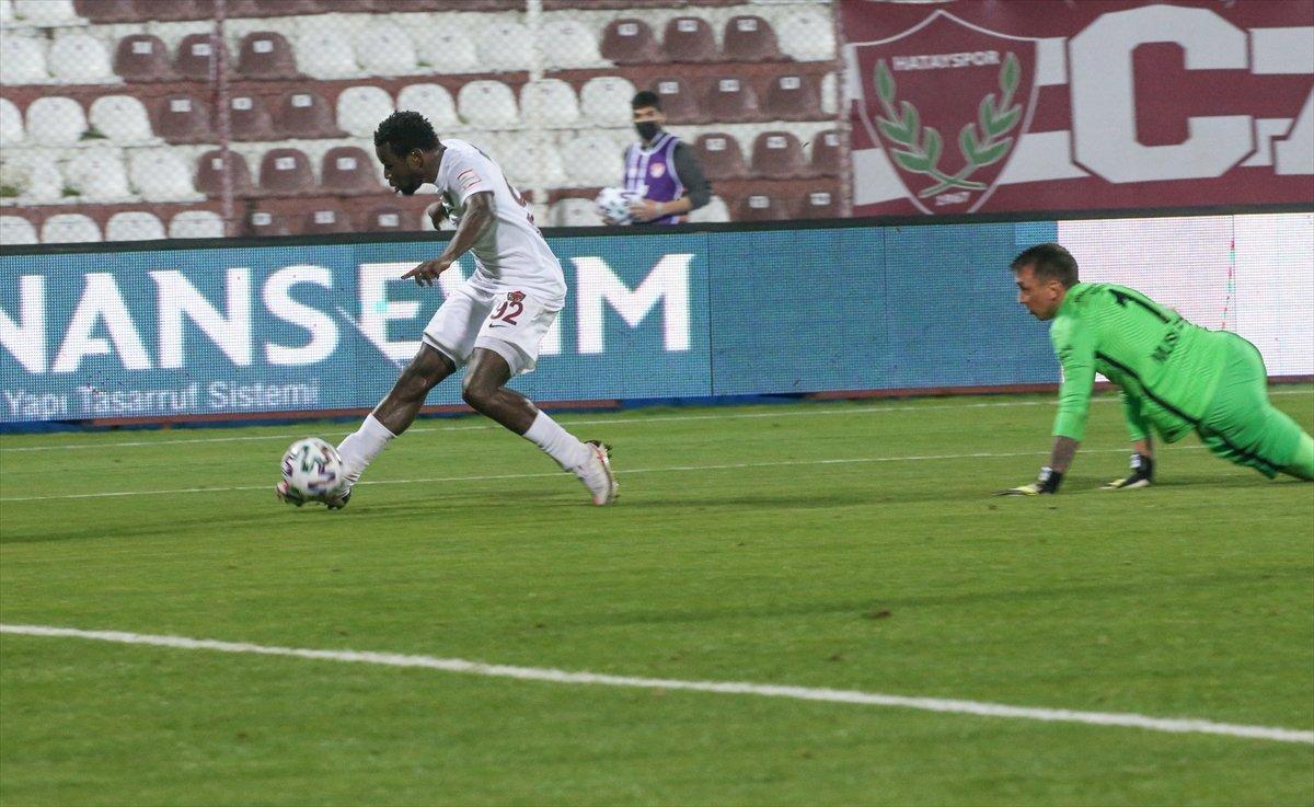 Aaron Boupendza'nın formsuzluğu