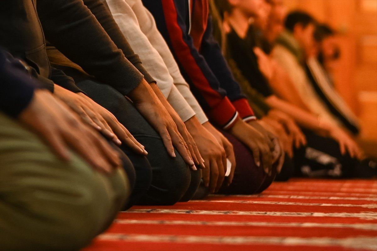 Avustralya'da ilk teravih kılındı