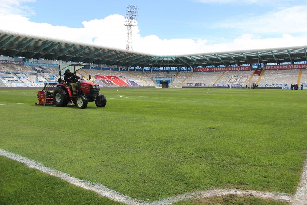 Cenk Tosun’un sakatlandığı nokta yetkililer tarafından incelendi