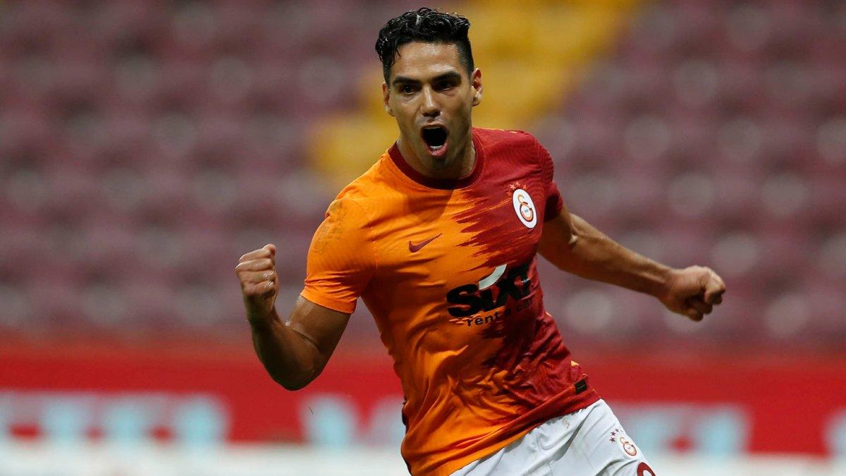 Galatasaray, yeni sezonda 10 oyuncuyla yolları ayırmayı planlıyor