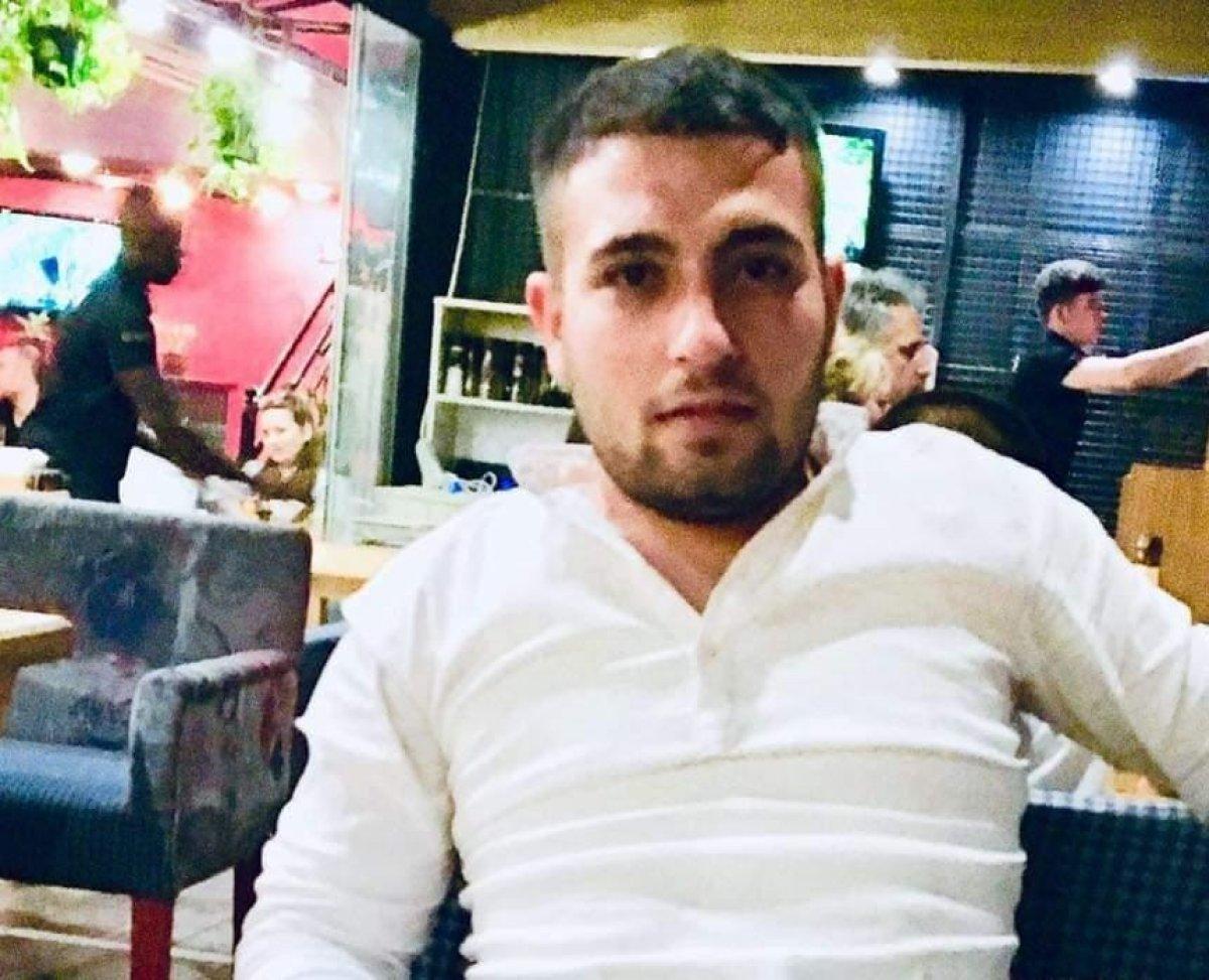 Denizli'de takla atan otomobil duvarda asılı kaldı