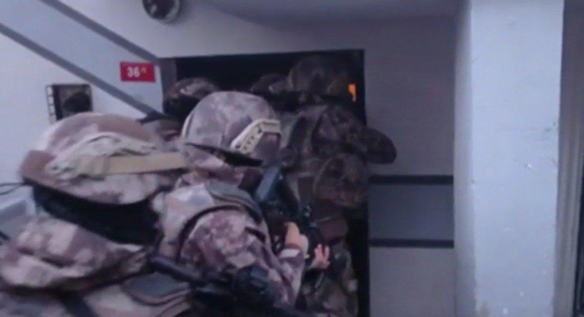 İstanbul'da vurgun yapan 'otomobil' dolandırıcıları yakalandı