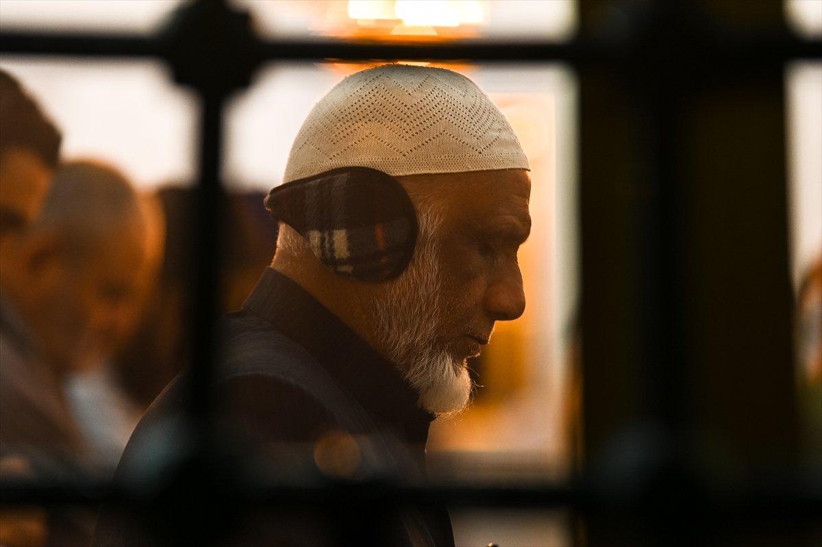 Avustralya'da ilk teravih kılındı