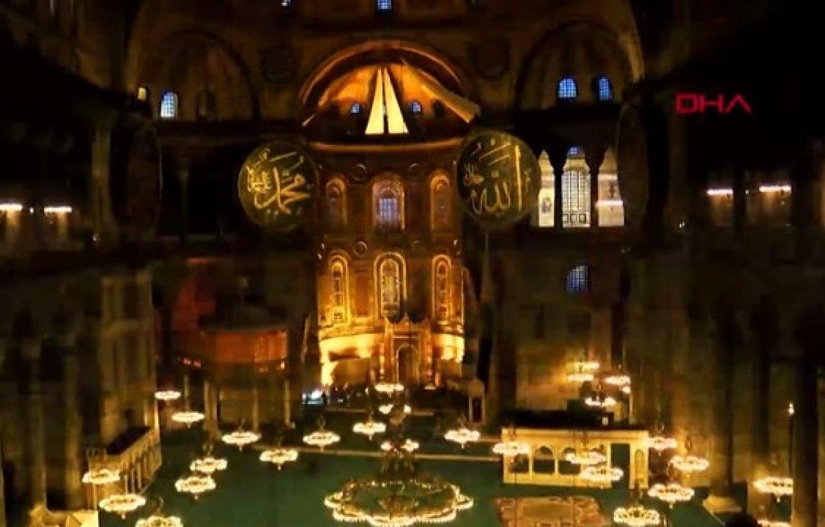 Ayasofya Camii'nde 87 yıl sonra Ramazan ayının ilk akşam ezanı