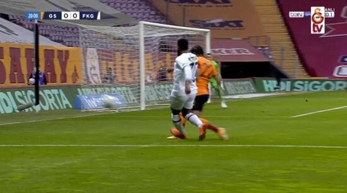 Mustafa Cengiz: Tiyatro bile değil komedi