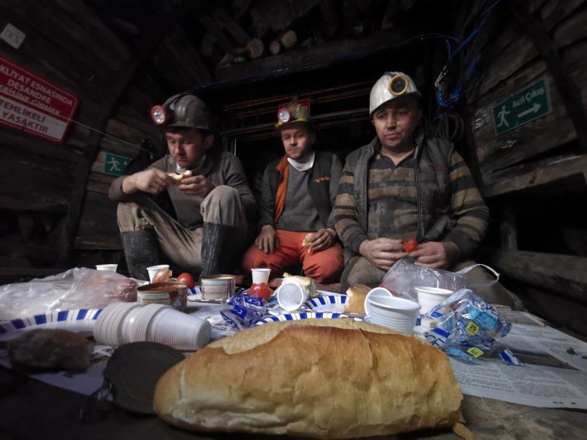 Zonguldaklı madencilerin yer altında ilk sahuru