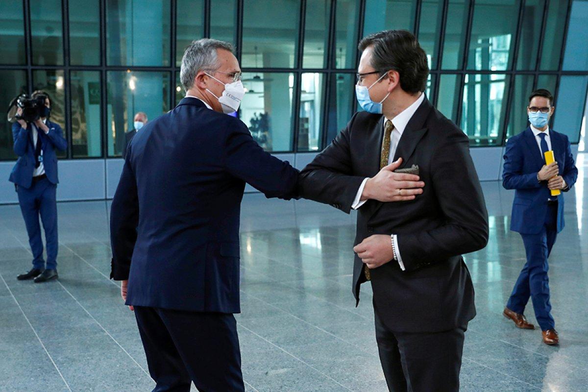 NATO: Rusya, Ukrayna sınırındaki askeri yığınağı derhal sonlandırsın