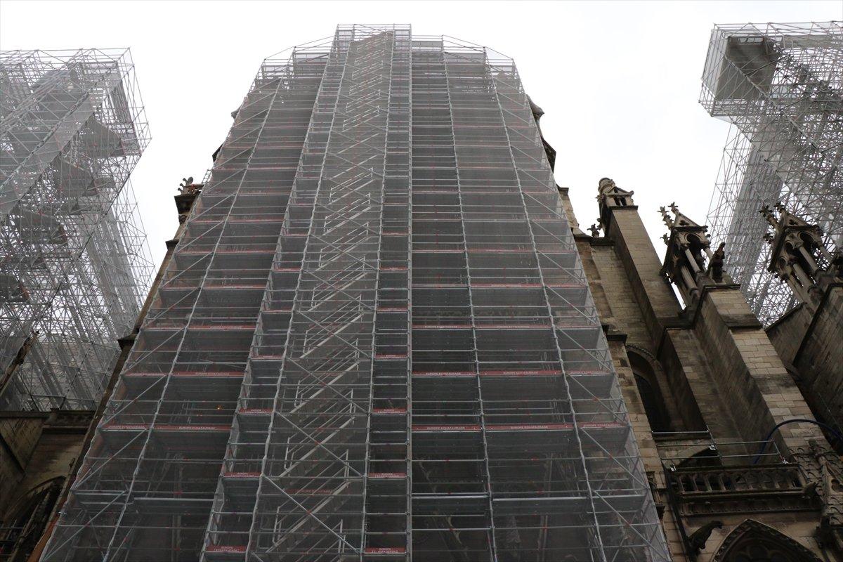 Fransa'da yanan Notre Dame Katedrali'nin restorasyonuna başlanamadı