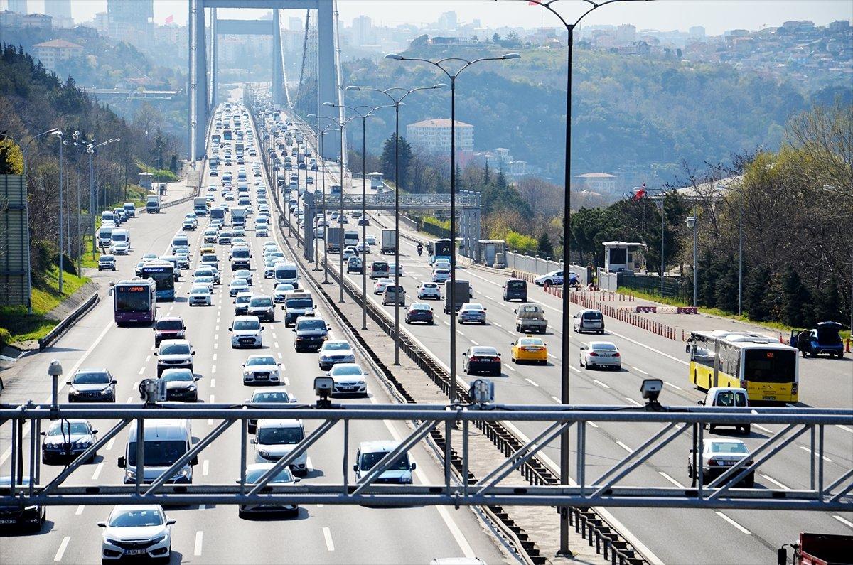 İstanbul'da kısıtlama öncesinde trafik yoğunluğu