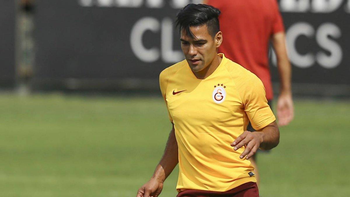 Göztepe maçında oynamak isteyen Falcao'yu doktorlar engelledi