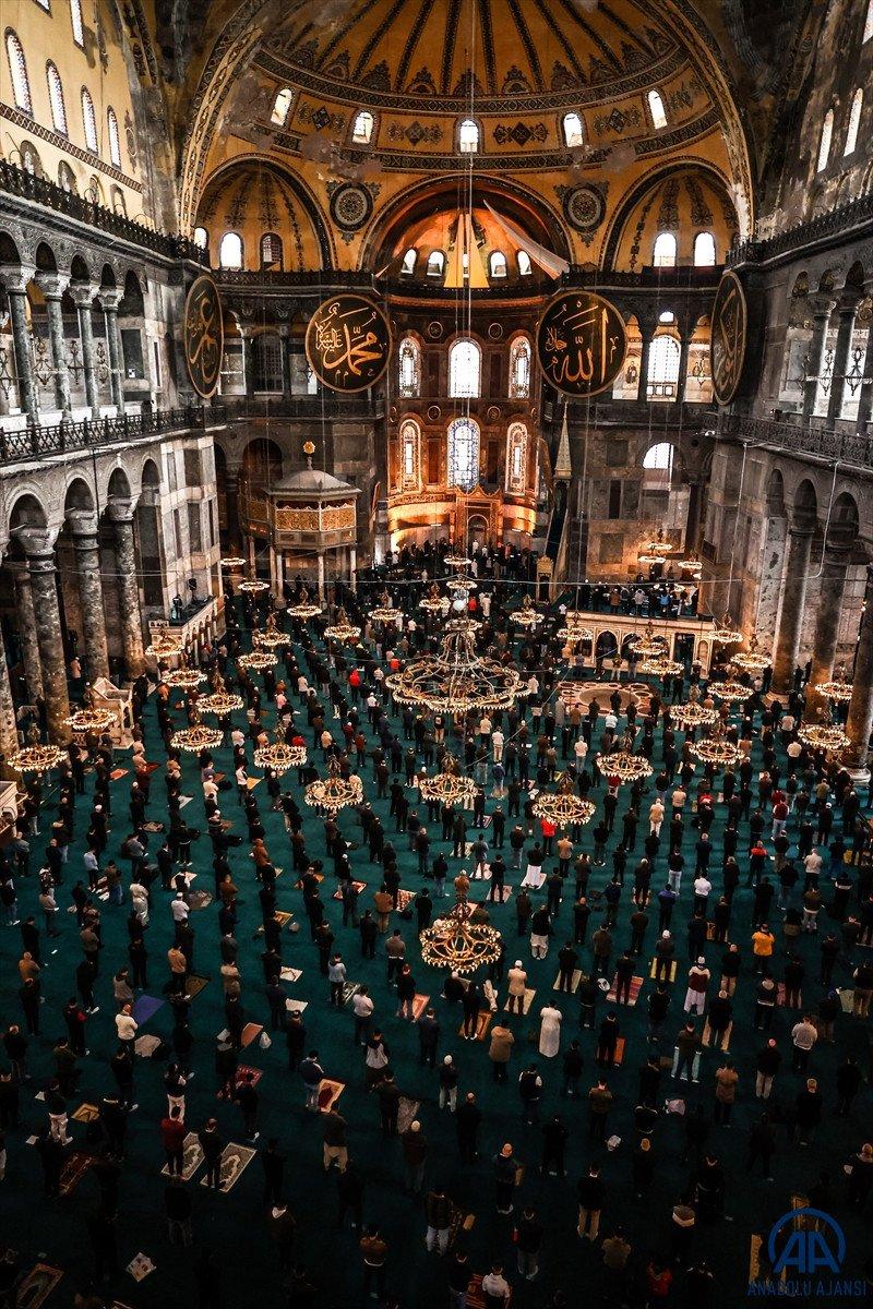 Ayasofya Camii'nde Ramazan-ı Şerif'in ilk cuması kılındı