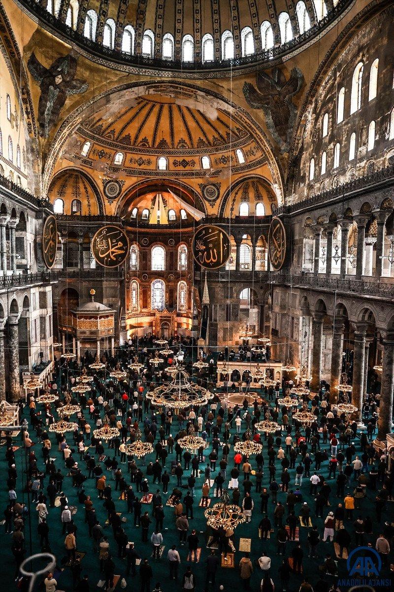 Ayasofya Camii'nde Ramazan-ı Şerif'in ilk cuması kılındı