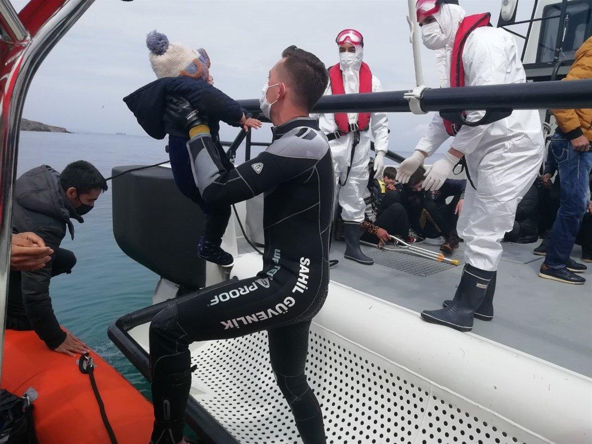 Balıkesir’de 48 düzensiz göçmen kurtarıldı