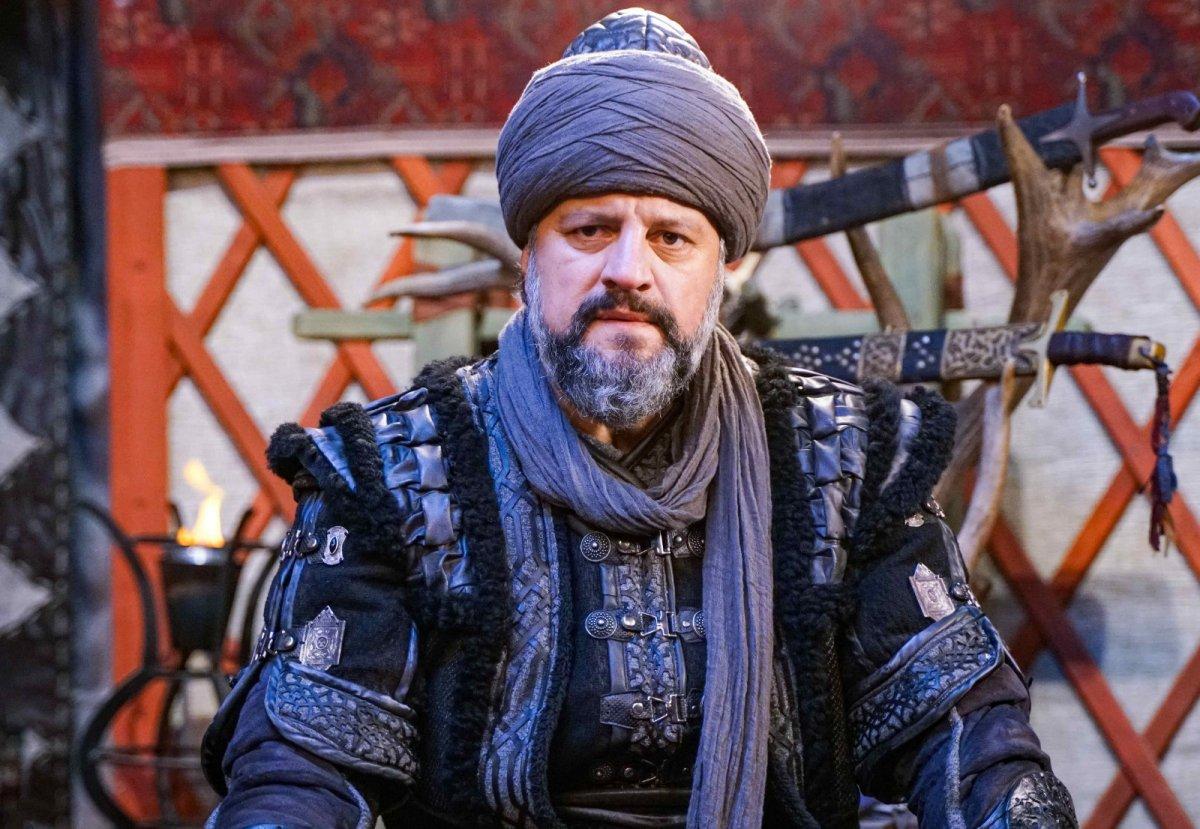 Kuruluş Osman'ın Dündar Bey'i Ragıp Savaş: Veda sahnesinde çok ağladık