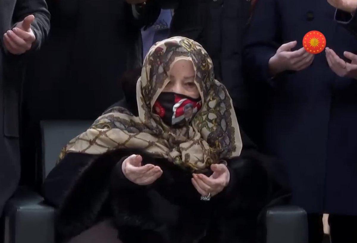 Cumhurbaşkanı Erdoğan, Turgut Özal'ın kabri başında Kur'an okudu