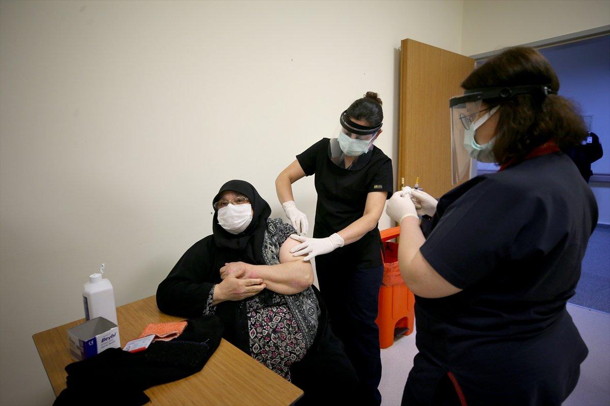 İftar sonrası aşılama çalışmaları yurt genelinde devam ediyor