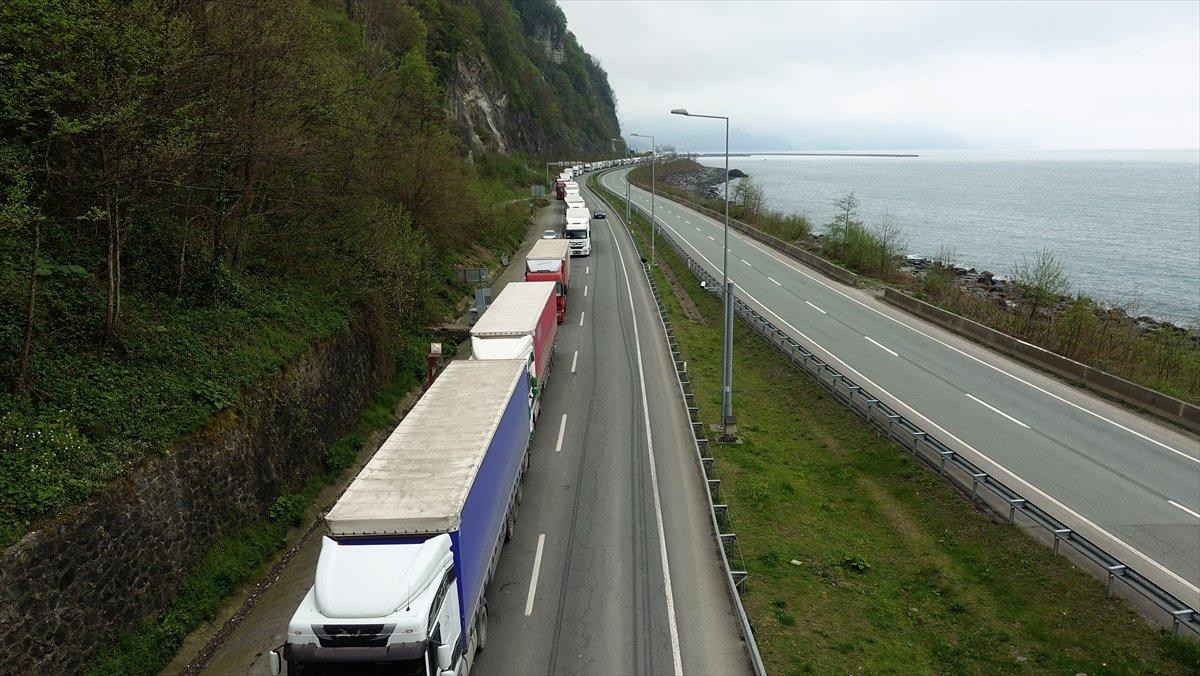 Sarp Sınır Kapısı'nda tır kuyruğu