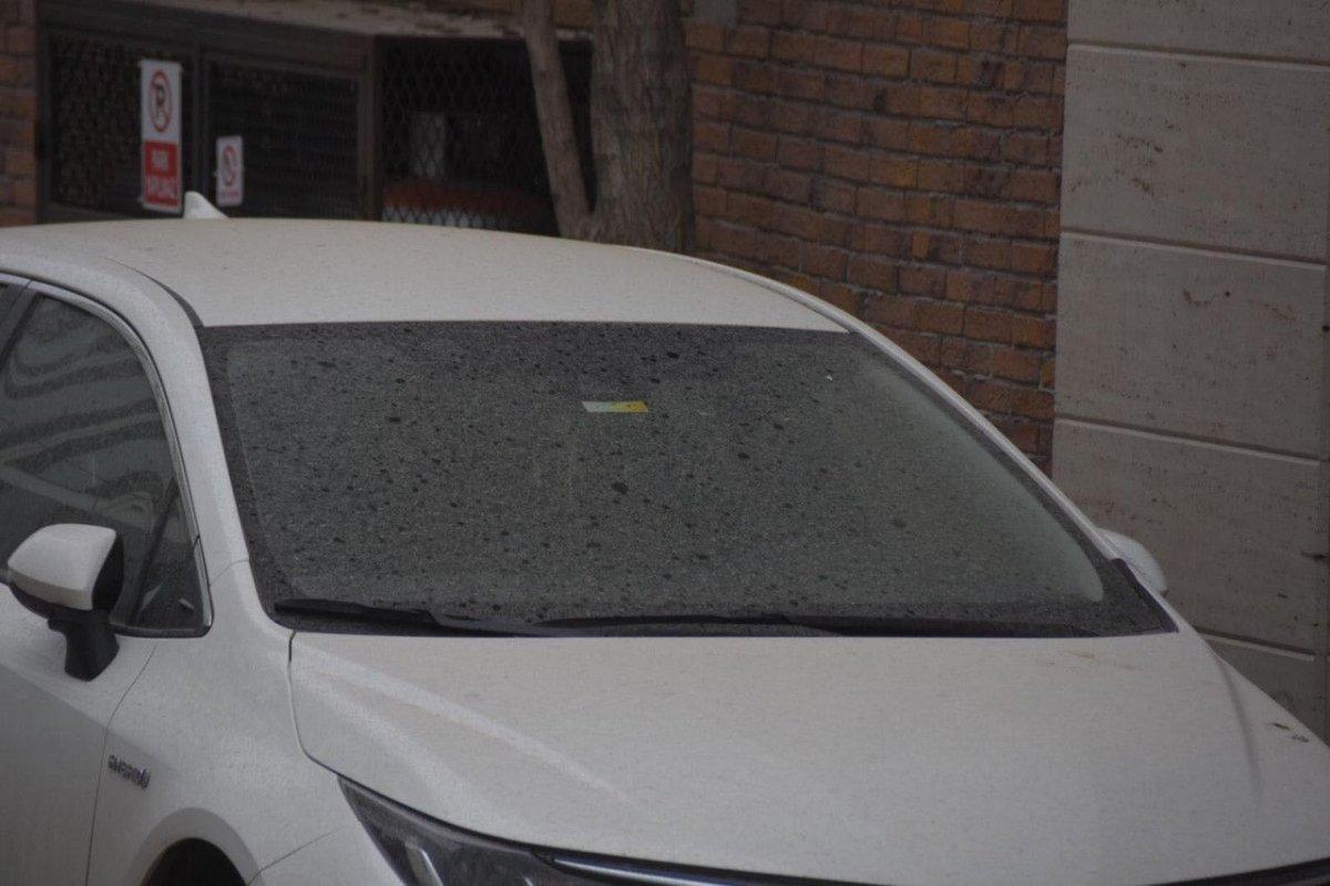 İzmir'e çamur yağdı, sürücüler zorlandı