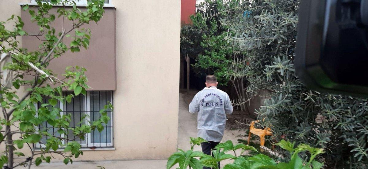 Denizli'de kendisine silah doğrultan babasını 6 yerinden bıçakladı