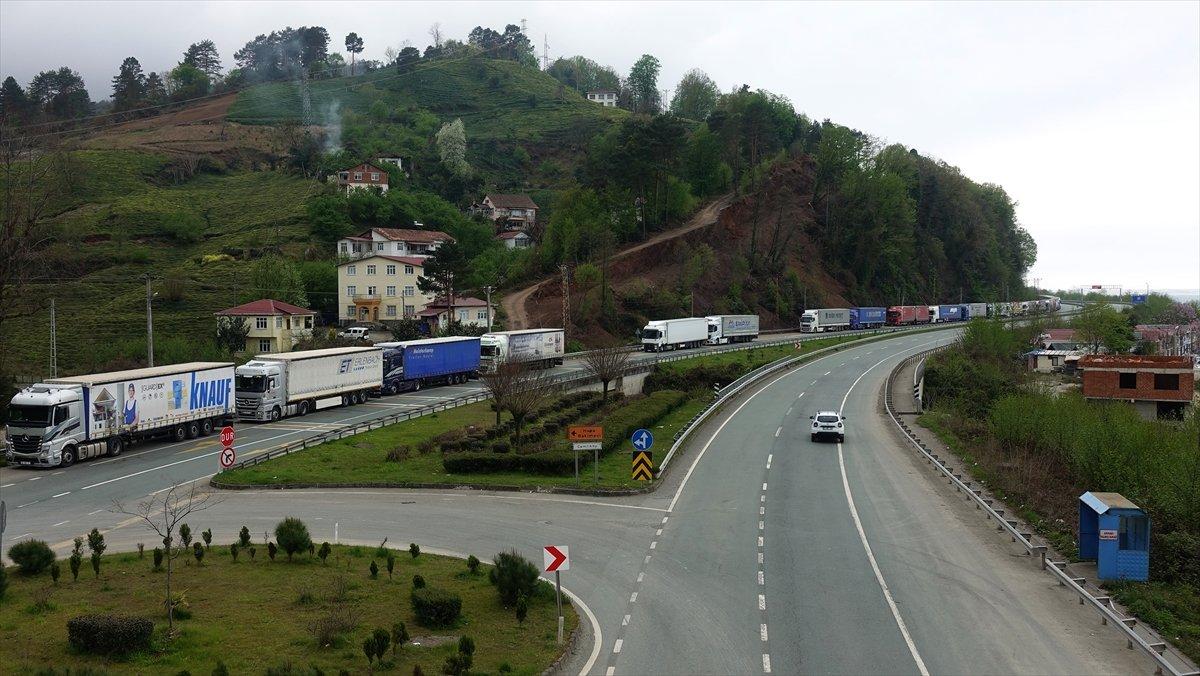Sarp Sınır Kapısı'nda tır kuyruğu