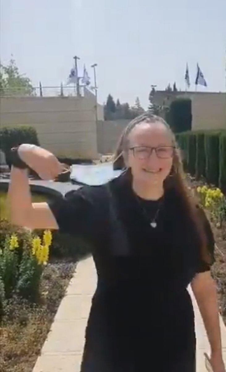 İsrailliler maskelerden kurtulduk akımı başlattı