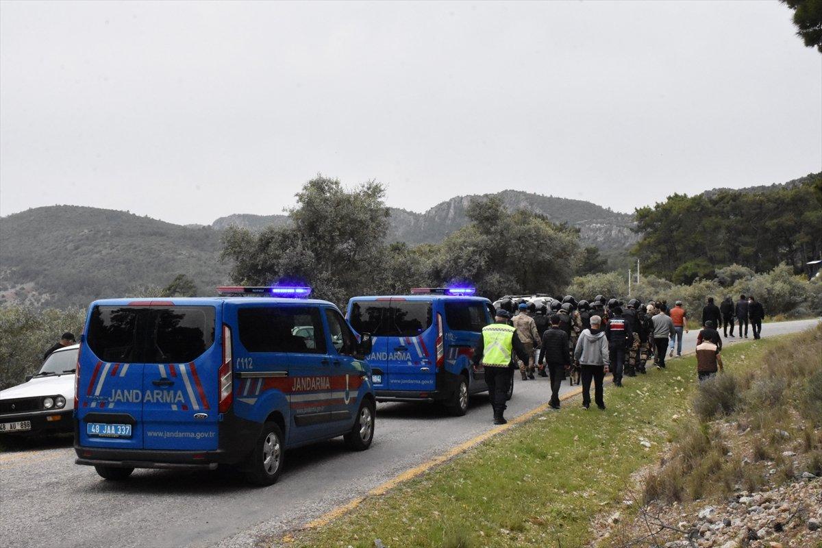 Muğla'da kaçak yapıların yıkımı sırasında arbede çıktı