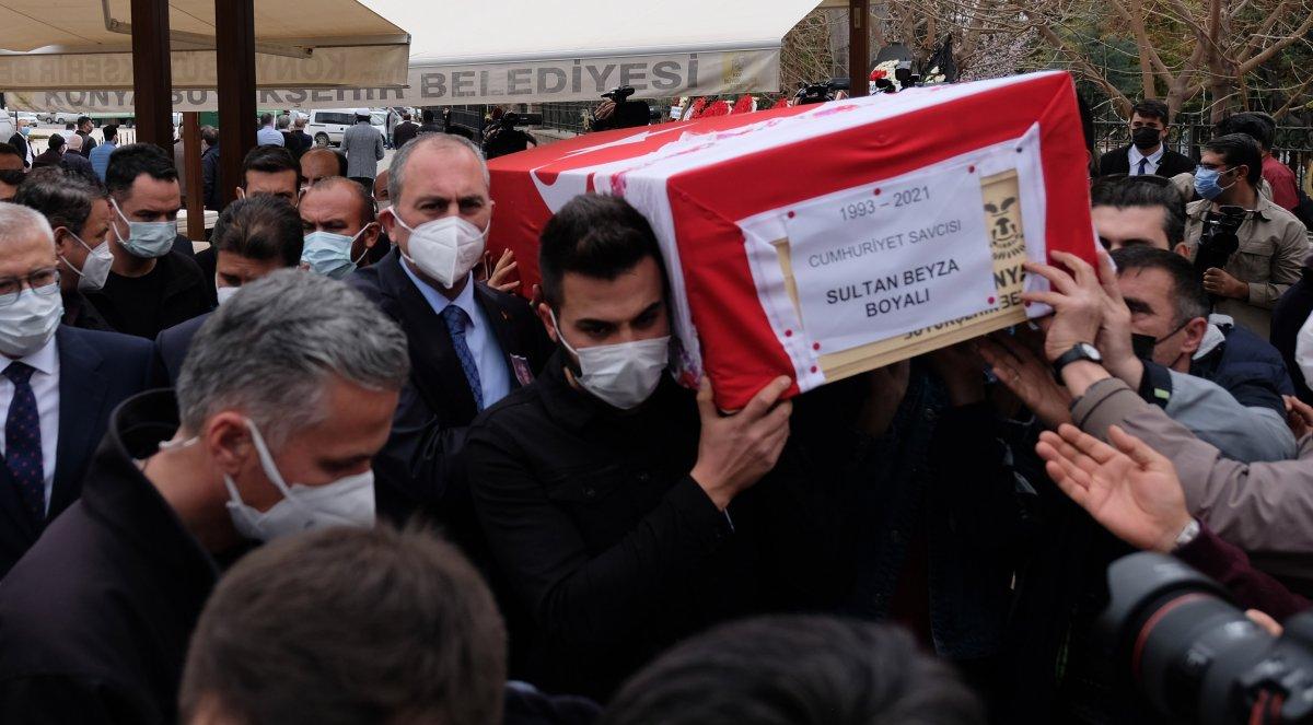 Genç savcı Sultan Beyza Boyalı, koronaya yenildi