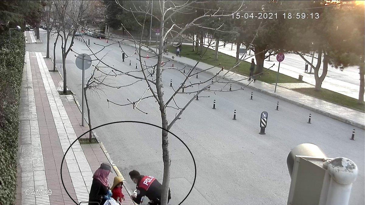 Çorum’da iftarlıklarını paylaşan polisler