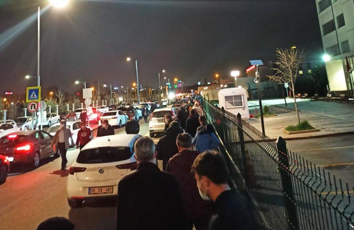 Ankara'da iftar sonrası, 55 yaş üstü aşı sırasına girdi