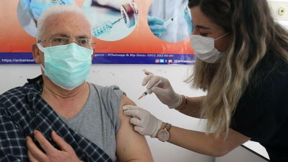 65 yaş üstü için seyahat yasağının kaldırılması gündemde