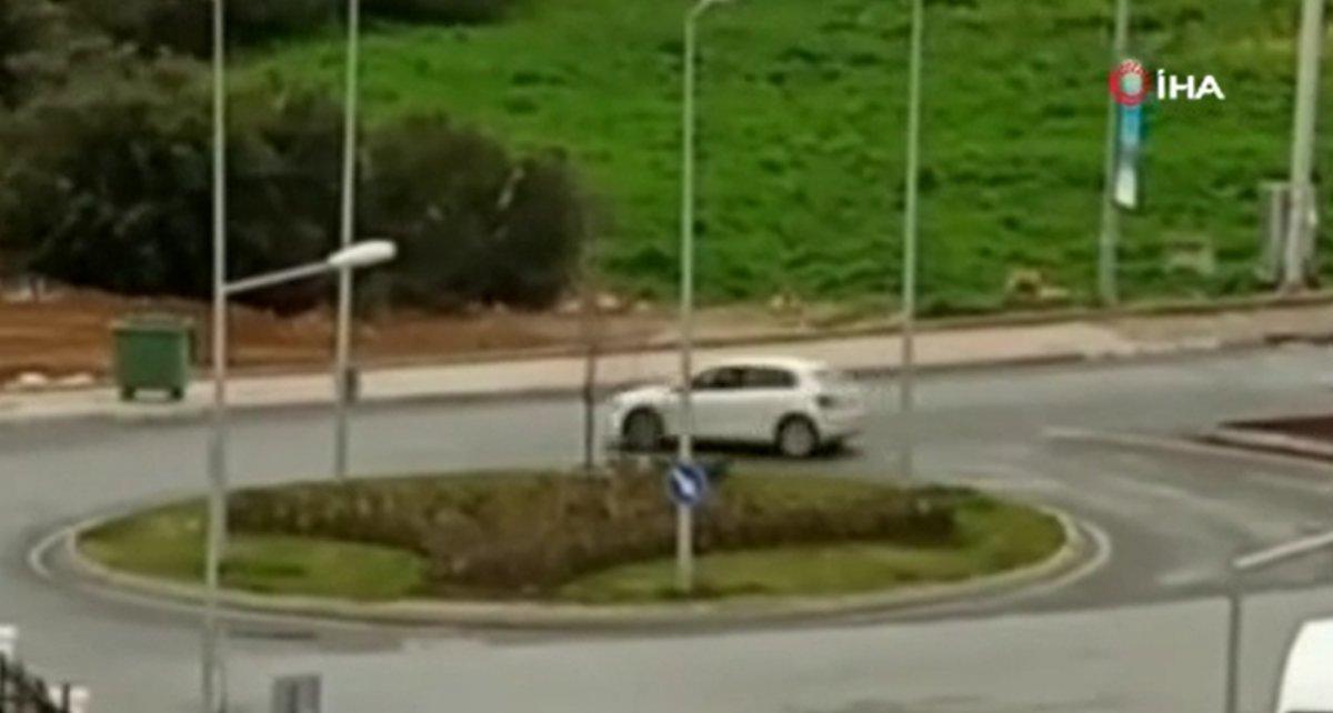 İstanbul'da gündüz vakti kavşakta drift attı