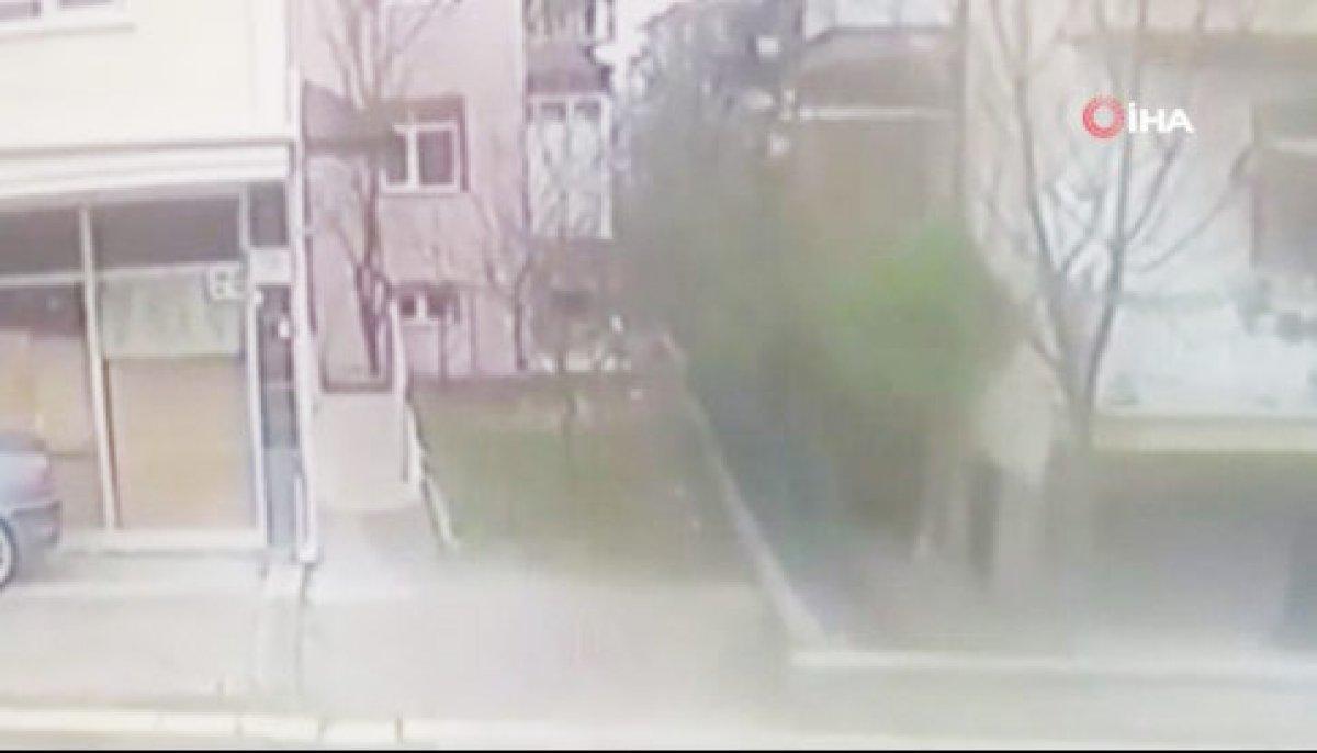 Ankara'da 3. kattan düşen şahıs yaralandı