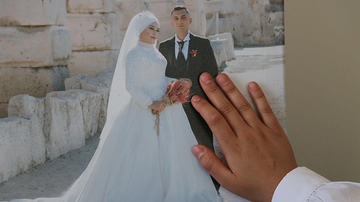 Siirt'te şehit edilen askerin eşi acıyı ve gururu bir arada yaşıyor