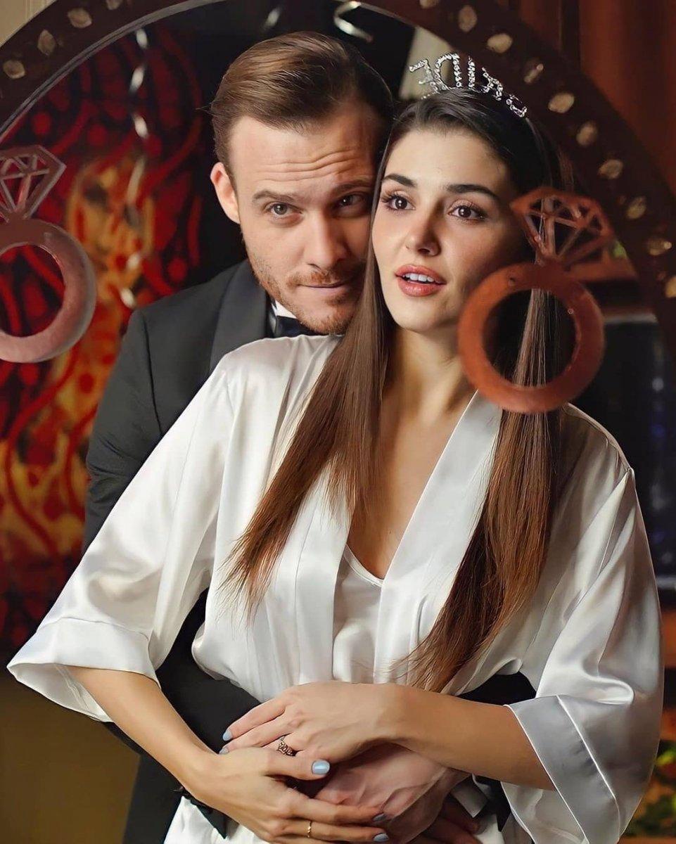 Hande Erçel ve Kerem Bürsin aşk tatilini bedavaya getirdi