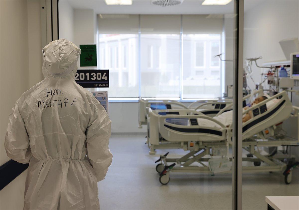 Ankara Şehir Hastanesi'nin koronavirüs yoğun bakım ünitesinde tedaviler sürüyor