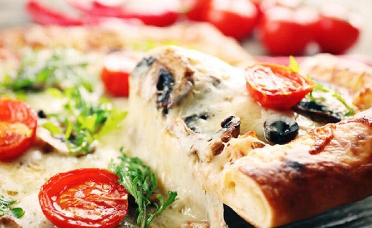 İsrafa yer yok: Bayat pidelerden pizza tarifi